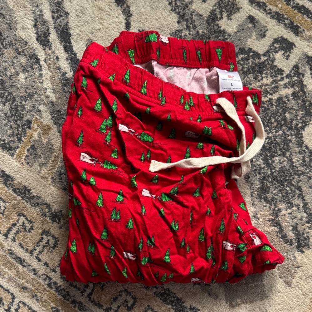 Vineyard Vines Men’s Pajama Pants with Green Tree Print - Holiday Sleepwear